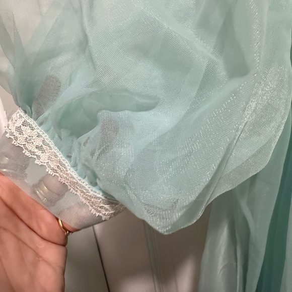 Vintage 1960's Lisette Lingerie Light Blue Mid Length Peignoir Set Size Small - Picture 9 of 11